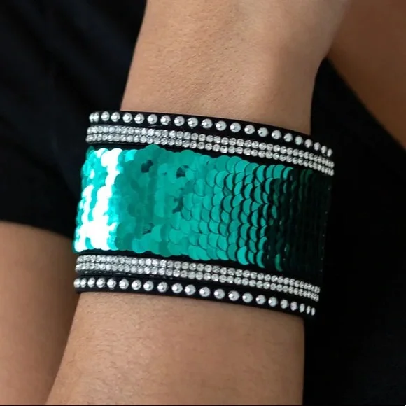 Mermaids Have More Fun Green To Silver Sequin Urban Bracelet - Picture 1 of 4
